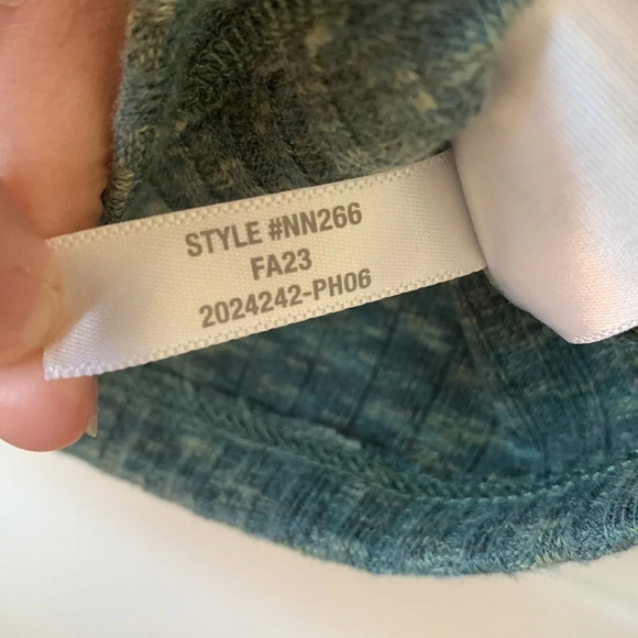 Madewell turtleneck Cropped long sleeves tee- shirt Medium - Picture 5 of 6